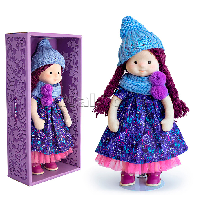 Кукла Тиана в шапочке и шарфе