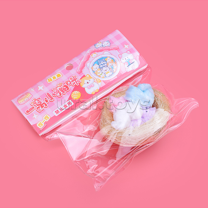 Игрушка -антистресс "Кошечки в корзинке"