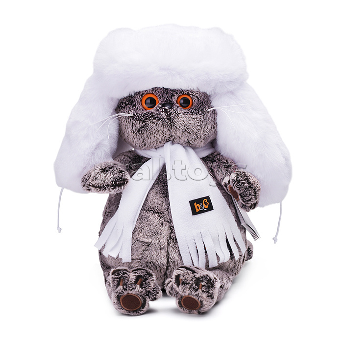 Кот Басик в белой меховой шапке