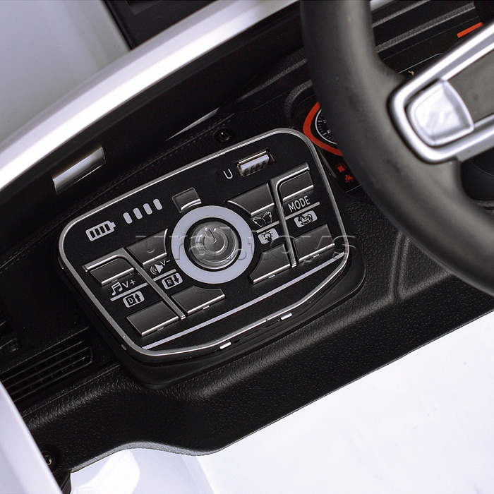 Электромобиль "Городской гигант" на аккумуляторе, с р/у управлением, в коробке (белый)