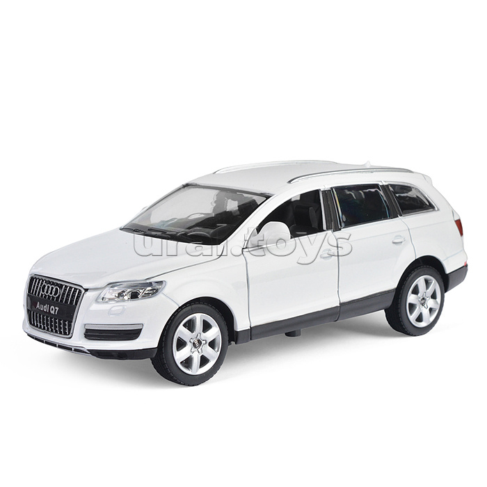 Машина металл AUDI Q7 20 см, (двери, капот, багажник,свет-звук) в коробке