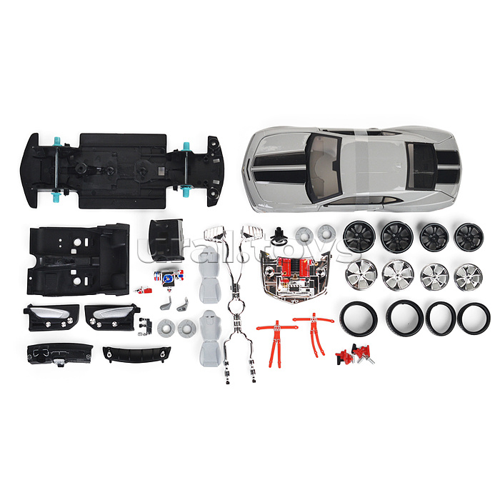 DIY машинка с отверткой die-cast 2010 Chevrolet Camaro RS, 1:24, серая с принтом, открывающиеся двери DIY машинка с отверткой die-cast 2010 Chevrolet Camaro RS, 1:24, серая с принтом, открывающиеся двери
