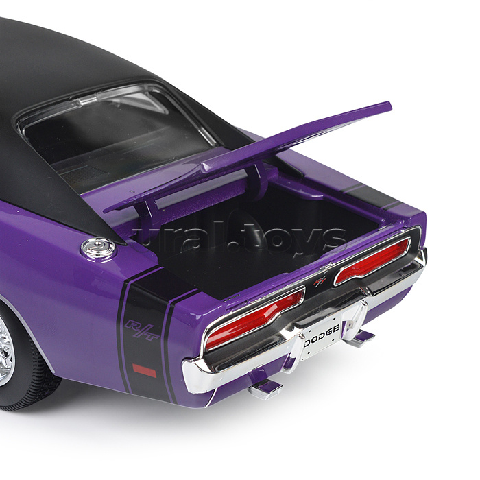 Машинка die-cast 1969 Dodge Charger R/T, 1:18,  фиолетовая, открывающиеся двери