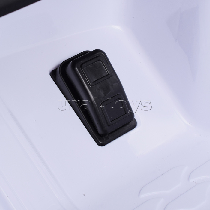 Электромобиль "Виват" на аккумуляторе, с р/у управлением, в коробке (белый)