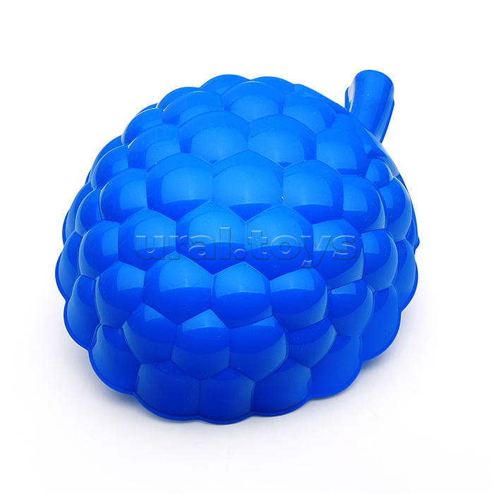 Набор №662: ведро-цветок среднее №4, сито-цветок среднее №4, лопатка №5, грабельки №5, формочки (клубника + малина)