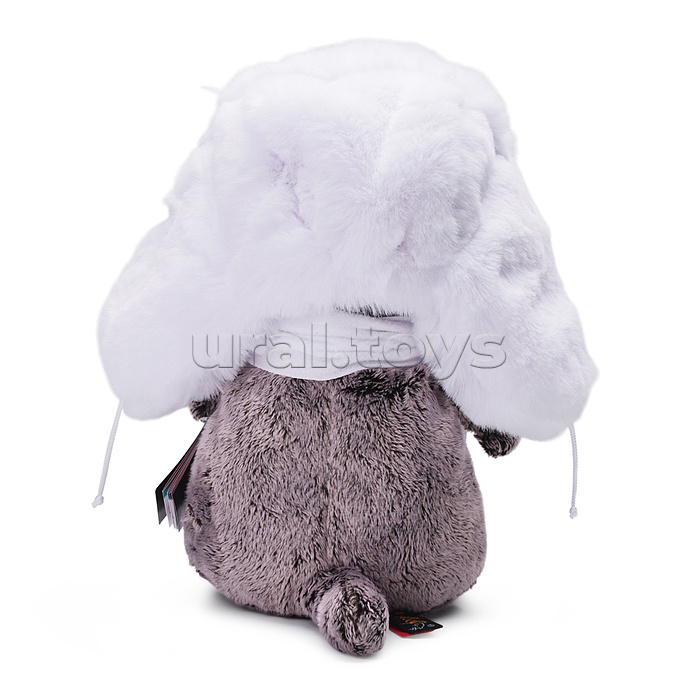 Кот Басик в белой меховой шапке