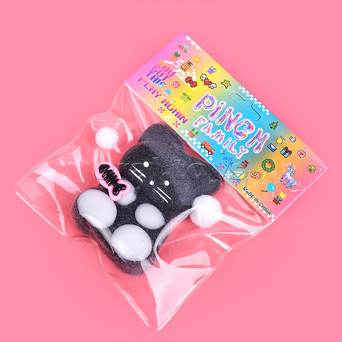 Игрушка -антистресс "Котенок с клубничкой"