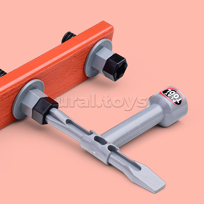 Набор интсрументов "Мастер на все ручки" в ящике