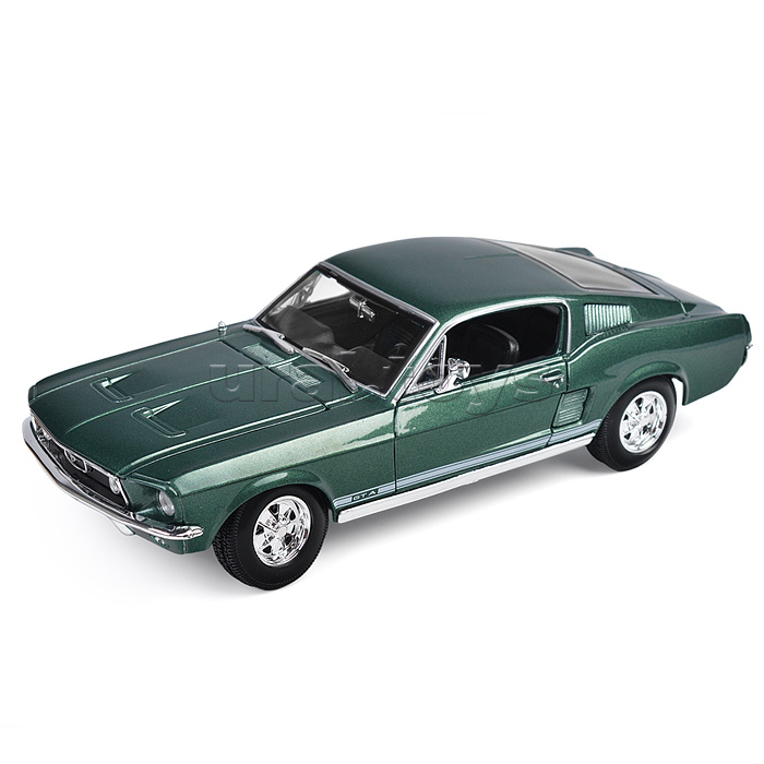 Машинка die-cast 1967 Ford Mustang Fastback, 1:18, тёмно-зеленая, открывающиеся двери