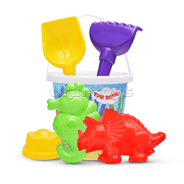 Песочный набор "Три кота" №16: Ведро с наклейкой, лопатка №5, грабельки №5, формочки (цветок + морской конёк + динозавр №1)