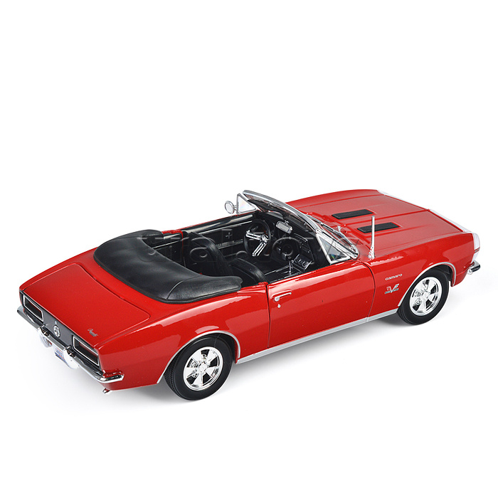 Машинка die-cast 1967 Chevrolet Camaro SS 396 Convertible, 1:18, красная, открывающиеся двери