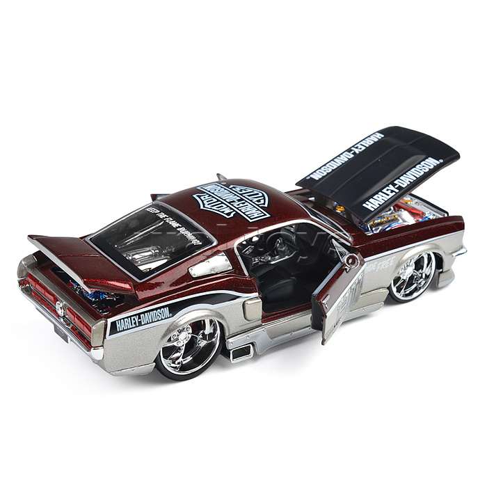 Кастомизированная машинка die-cast Harley-Davidson 1967 Ford Mustang GT, 1:24, чёрно-оранжевая