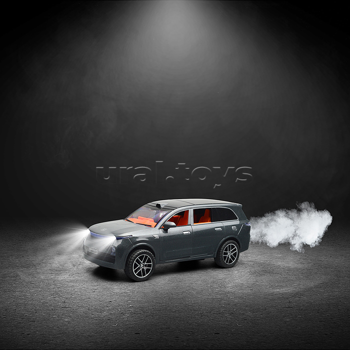 Машина "Внедорожник" (свет, звук, спрей) в коробке