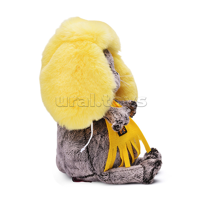Кот Басик в желтой меховой шапке