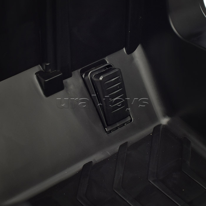 Электромобиль "Спорт" на аккумуляторе, в коробке (белый)