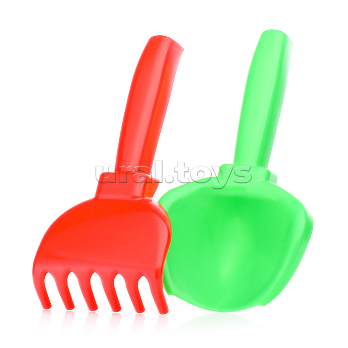 Песочный набор в корзинке "Садовый " ( 4 формочки, совок, грабли, леечка )