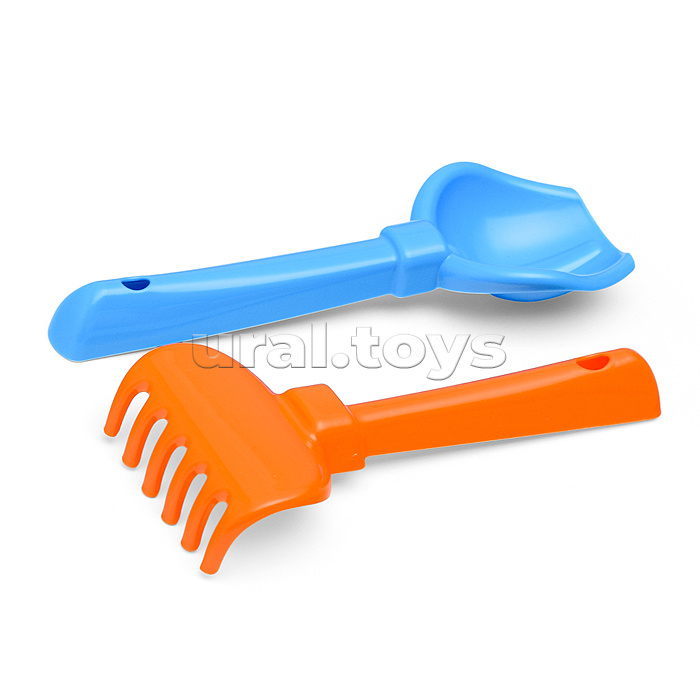 Набор №68: "Фаворит", автомобиль-самосвал + совок №2, грабельки №2, формочки (самосвал + паровоз)