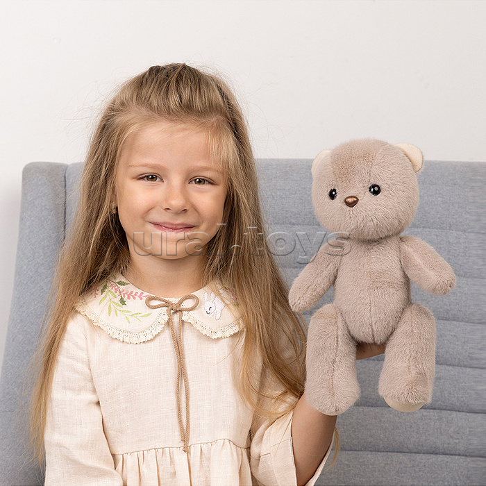 Мишка коричневый, 20 см, в коробке