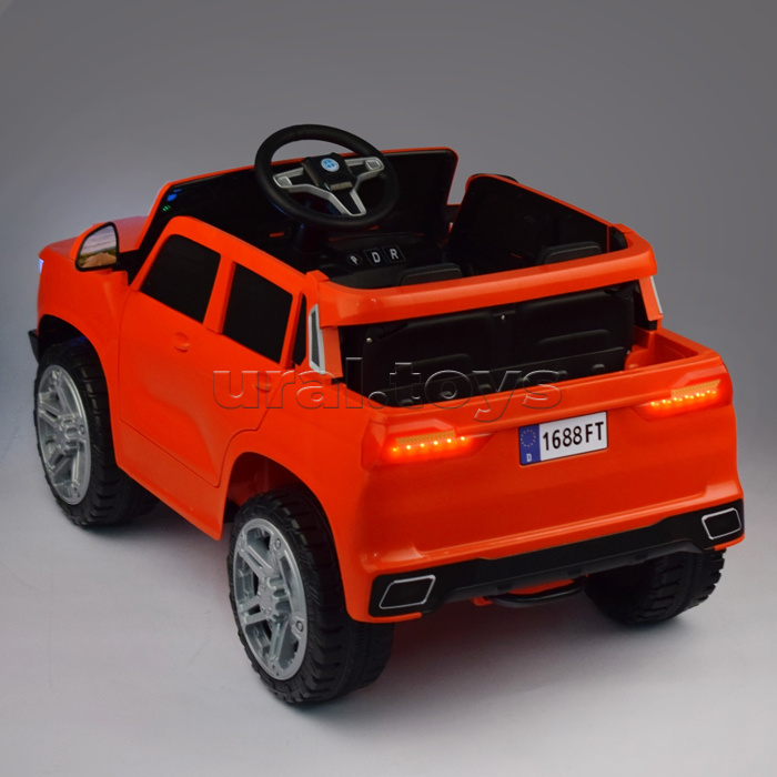 Электромобиль "Городской гигант" на аккумуляторе, с р/у управлением, в коробке (красный)