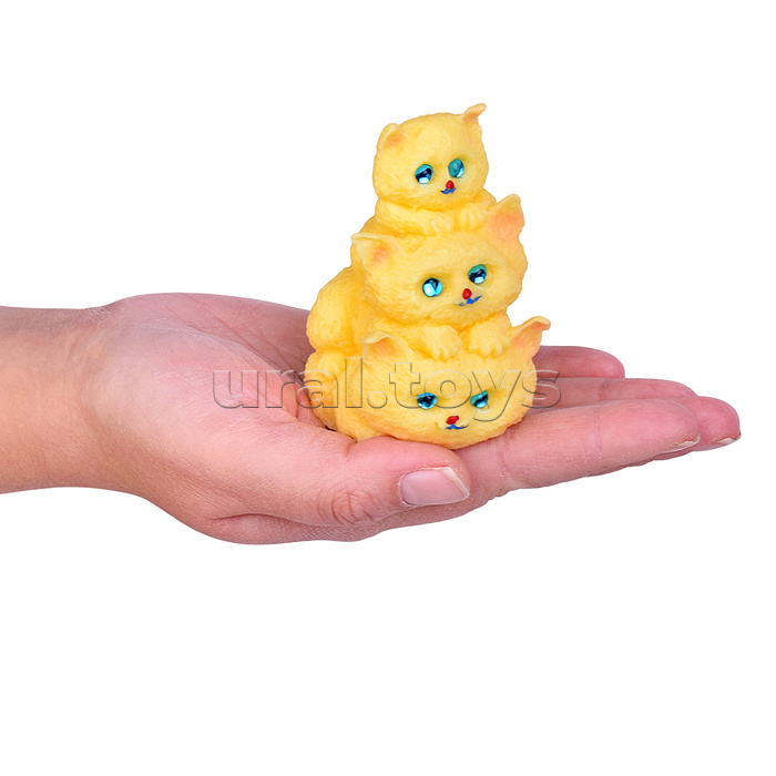 Игрушка-антистресс "Семейка котят"