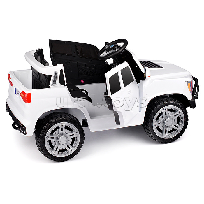 Электромобиль "Городской гигант" на аккумуляторе, с р/у управлением, в коробке (белый)