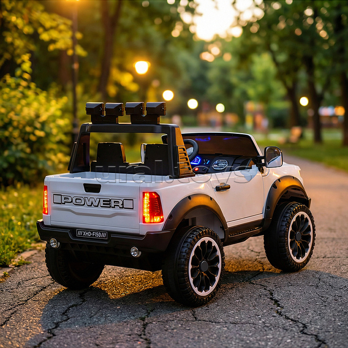 Электромобиль "Мощность скорости" на аккумуляторе, с р/у управлением, в коробке (белый)