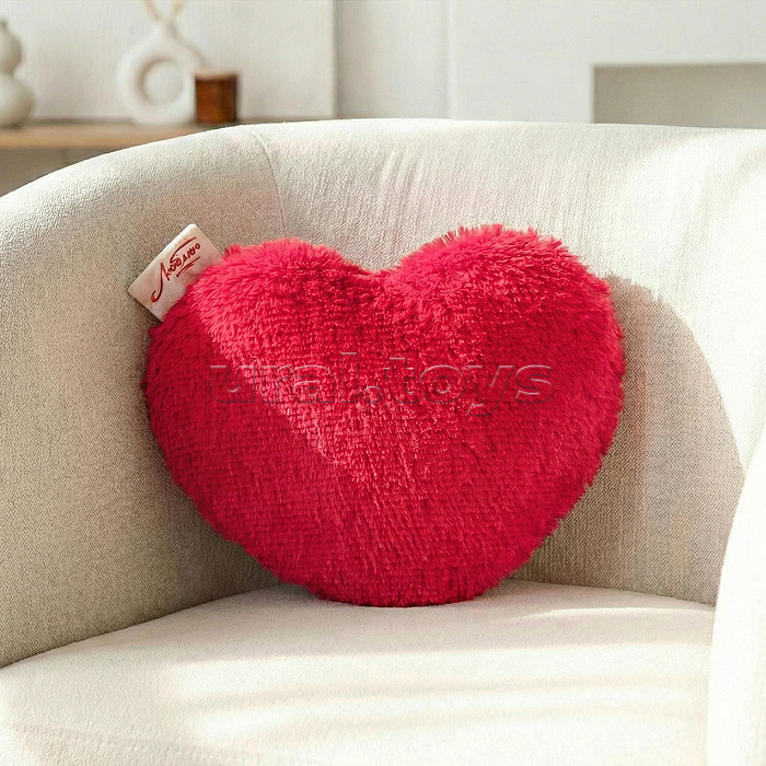 Подушка Сердце малиновая (пушистая с биркой) 30х23 см