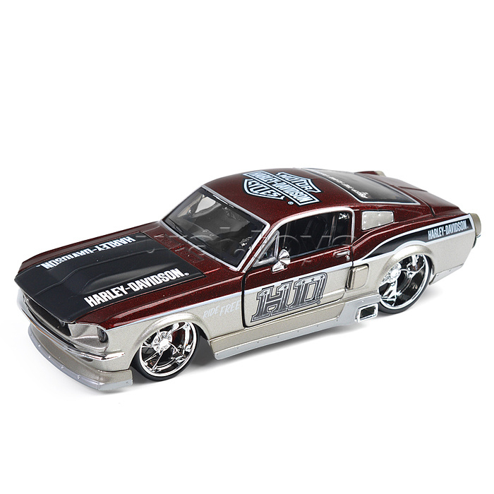 Кастомизированная машинка die-cast Harley-Davidson 1967 Ford Mustang GT, 1:24, чёрно-оранжевая