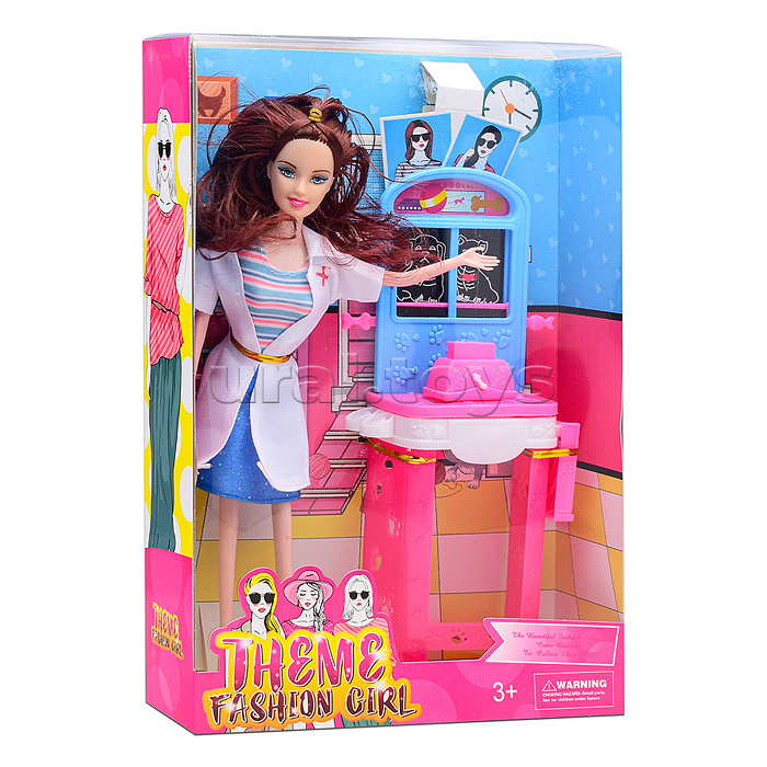 Кукла с аксессуарами в коробке