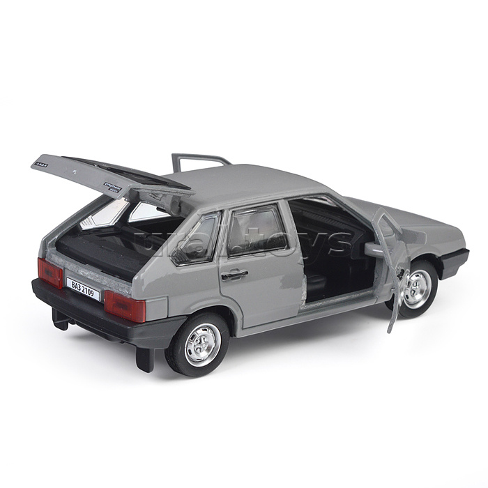 Машина металл ВАЗ-2109 "Спутник" 12 см, (двери, багаж, серебряный) инерц., в коробке Машина металл ВАЗ-2109 "Спутник" 12 см, (двери, багаж, серебряный) инерц., в коробке