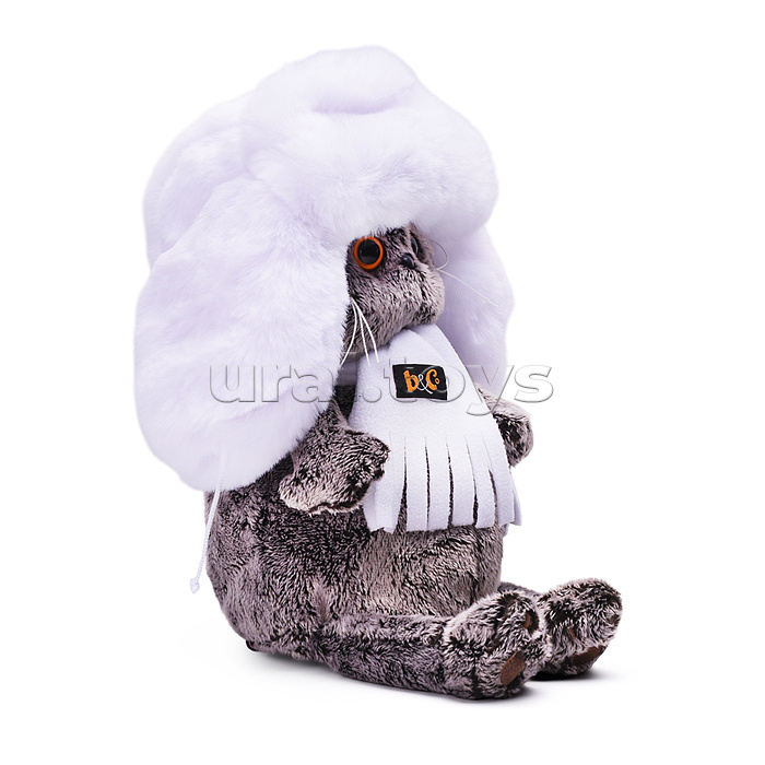 Кот Басик в белой меховой шапке