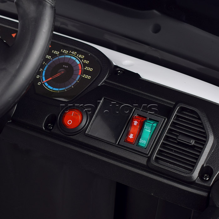 Электромобиль "Профи" на аккумуляторе, с р/у управлением, в коробке (белый)