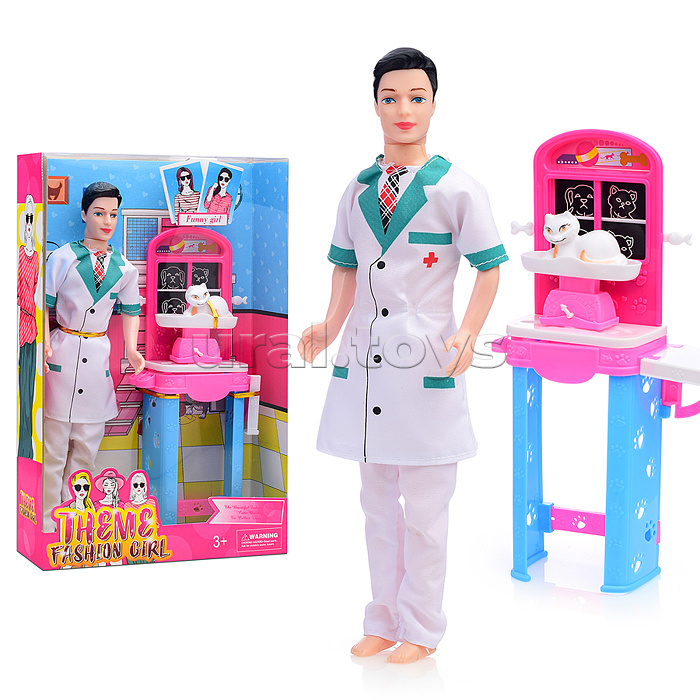 Кукла с аксессуарами в коробке