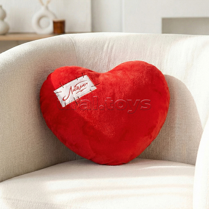 Подушка Сердце красная (с заплаткой) 30х23 см