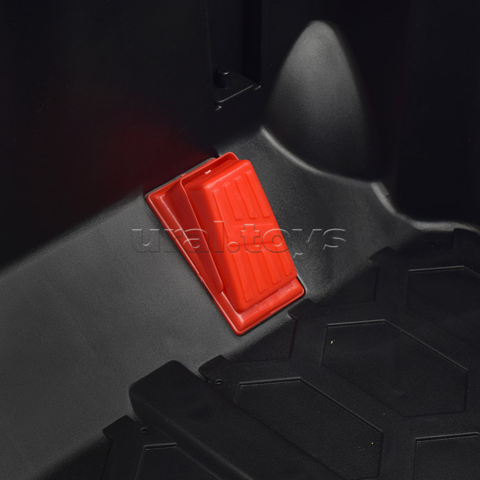 Электромобиль "Профи" на аккумуляторе, с р/у управлением, в коробке (белый)