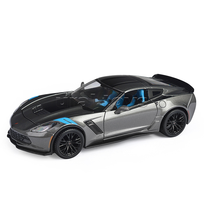 Машинка die-cast 2017 Corvette Grand Sport, 1:24, серебристая, открывающиеся двери