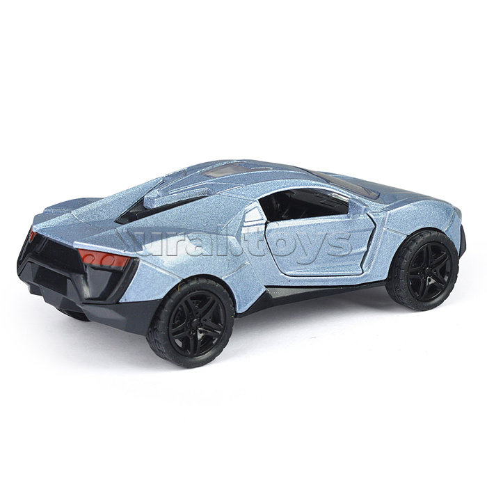 Серебристая инерционная машинка die-cast, 1:32, открывающиеся двери Серебристая инерционная машинка die-cast, 1:32, открывающиеся двери