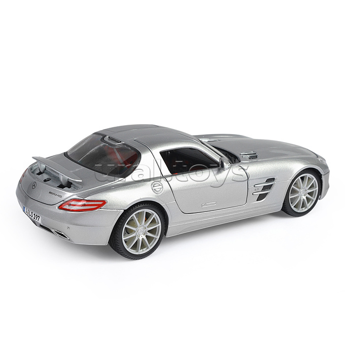 Машинка die-cast Mercedes-Benz SLS AMG, 1:18, серебристая, открывающиеся двери