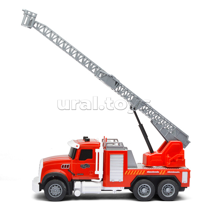 Машина "Пожарная машина" (свет, звук, спрей) в коробке