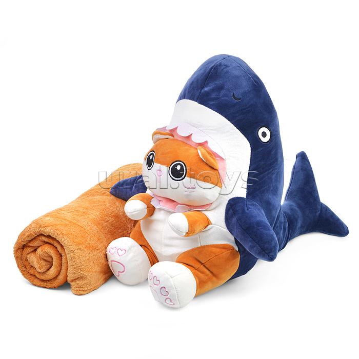Мягкая игрушка "Кот" в костюме акулы, с пледом, 45 см.