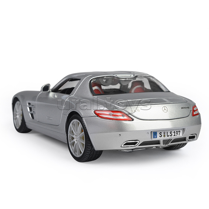 Машинка die-cast Mercedes-Benz SLS AMG, 1:18, серебристая, открывающиеся двери