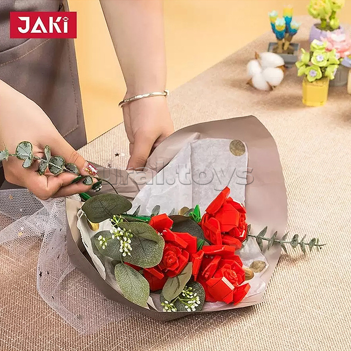 Конструктор "Букет с розами"  285 дет., в коробке