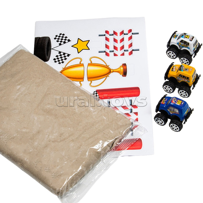 Игрушка для детей старше трех лет, в наборах, из формирующихся пластичных масс (кинетический песок, пластичный песок) и тематических предметов игрового обихода (игрушечный трансопрт) из полимерных материалов с элементами из бумаги, картона