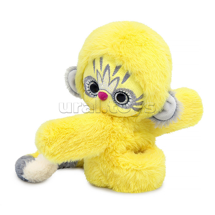 Лори Эйка на 2 браслетах (желтый)