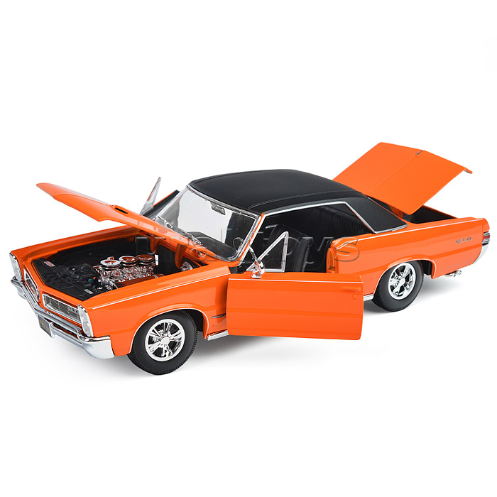Машинка die-cast  1965 Pontiac GTO, 1:18, оранжевая, открывающиеся двери Машинка die-cast  1965 Pontiac GTO, 1:18, оранжевая, открывающиеся двери
