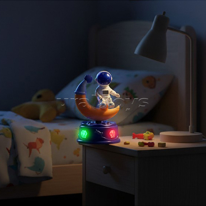 Интерактивная игрушка "Космонавт" в коробке