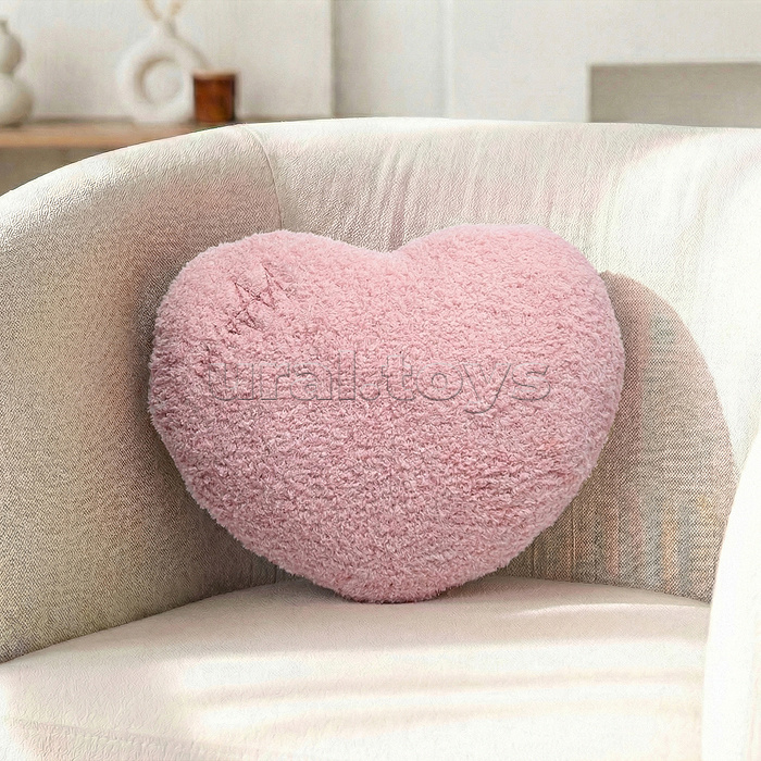 Подушка Сердце пудровая (со шрамом) 30х23 см