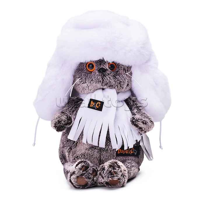 Кот Басик в белой меховой шапке