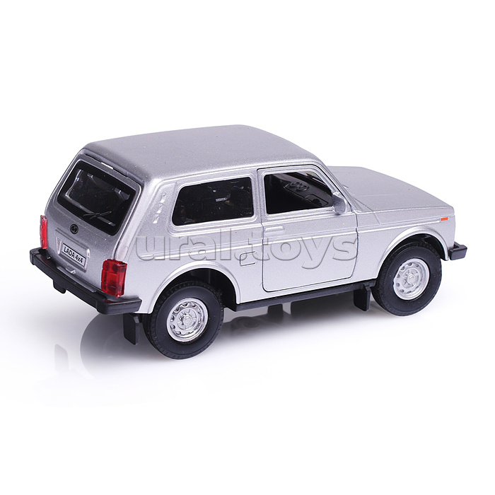 Машина металл LADA 4x4 12 см, двери, багаж, инерц, серебристый Машина металл LADA 4x4 12 см, двери, багаж, инерц, серебристый