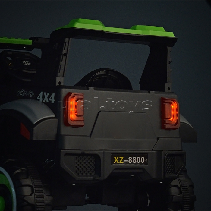 Электромобиль "Внедорожник" 12V4.5 с двойным приводом (серый)